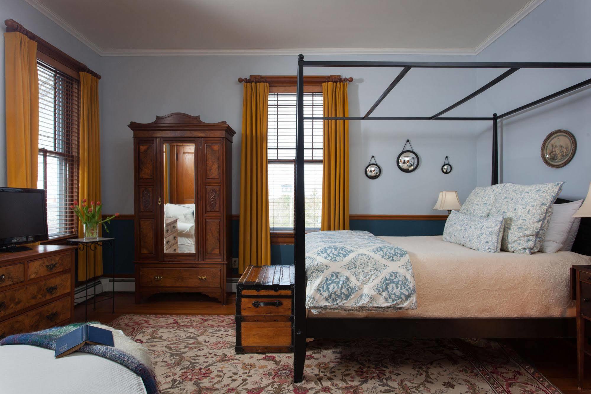 Lang House On Main Street Bed & Breakfast Берлінгтон Екстер'єр фото