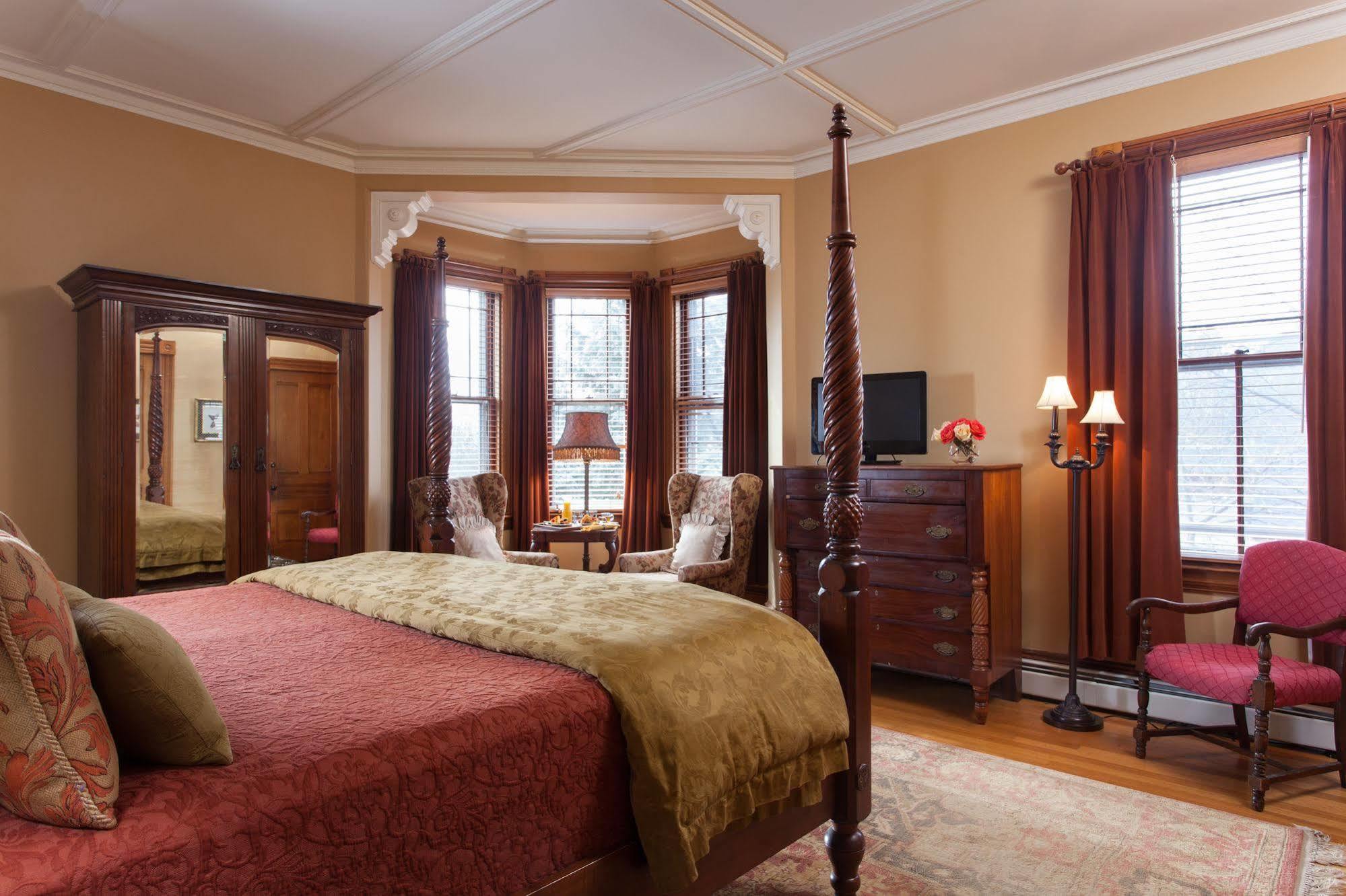Lang House On Main Street Bed & Breakfast Берлінгтон Екстер'єр фото